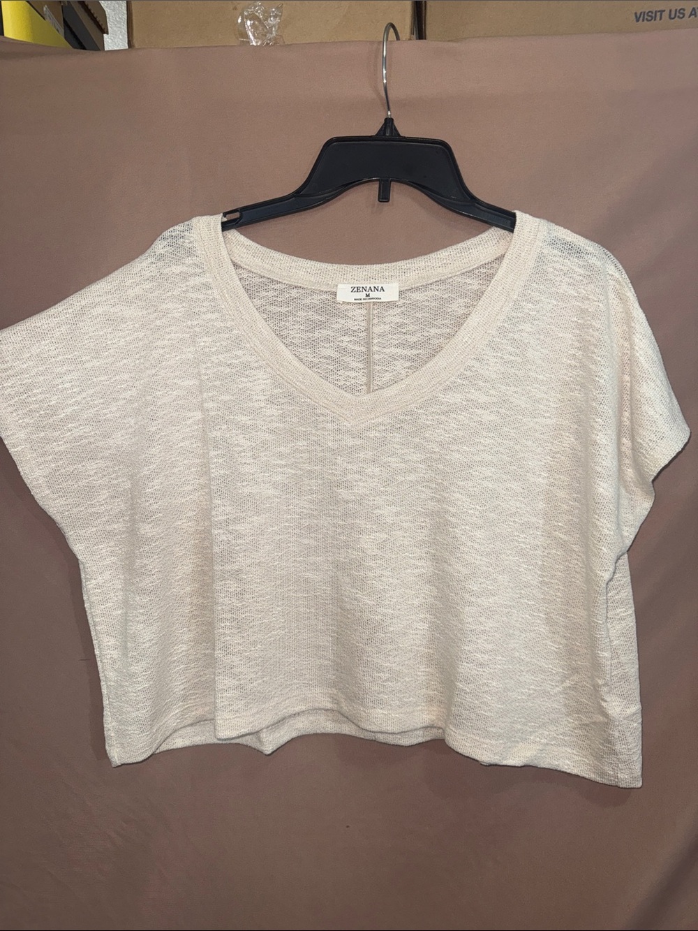 NWT Women’s Medium Zenana Outfitters Cream V-Neck Boxy Short Sleeve Top